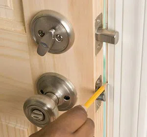 community Locksmith Store Elkhart, IA 515-379-5042 - unlock-door